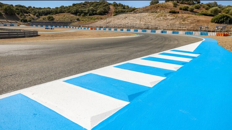 Nuevas mejoras en los 'pianos' de las curvas del Circuito de Jerez