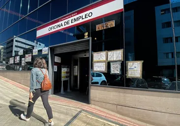España: El paro sube en agosto en 24.826 personas tras cinco meses de descensos y vuelve a pasar de 2,7 millones