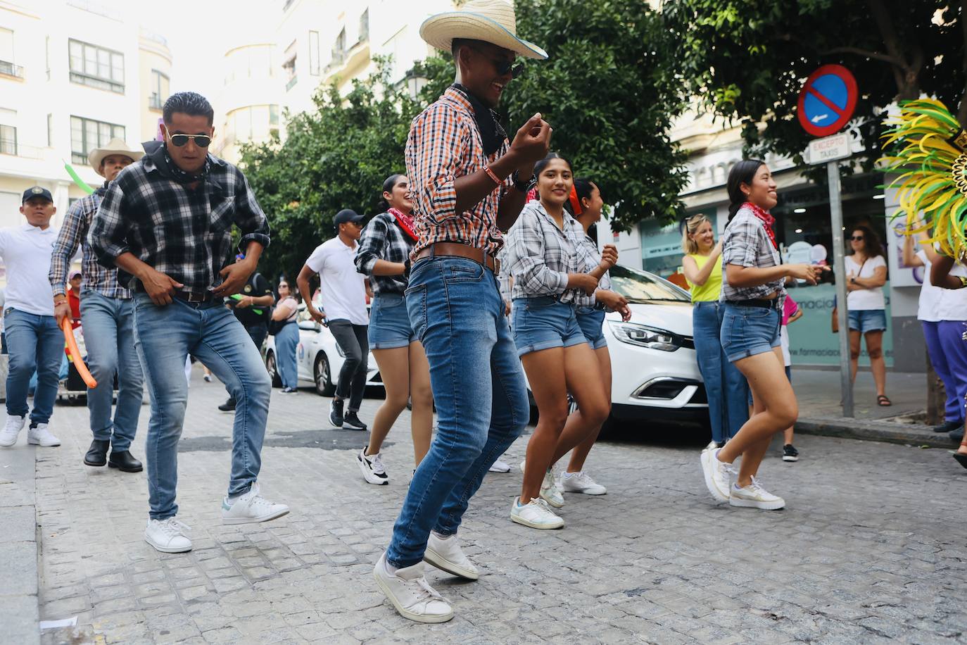 Fotos: Desfile de tripulantes de la Gran Regata 2023 de Cádiz