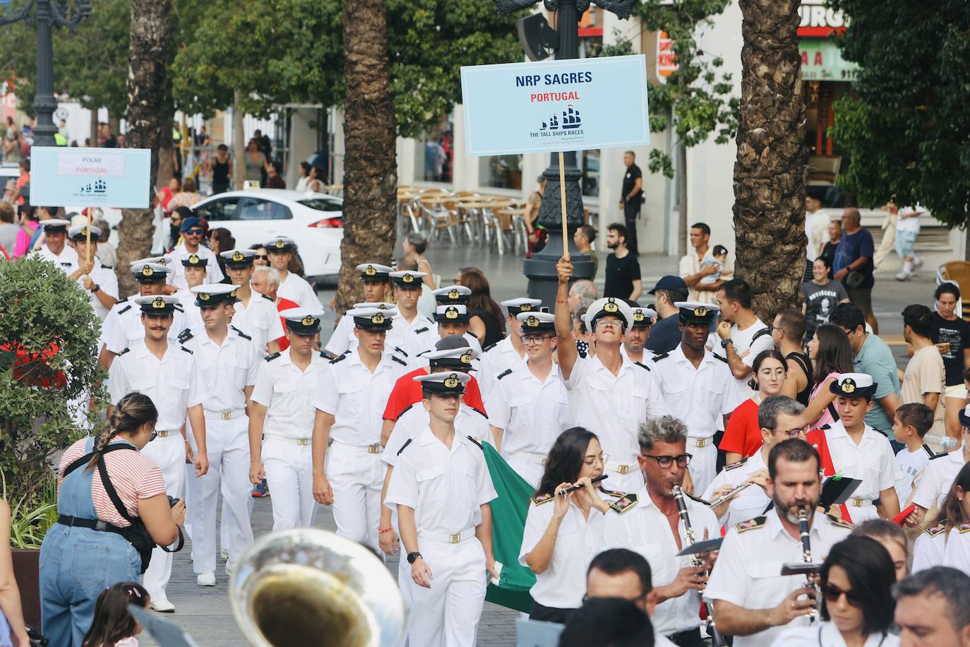 Fotos: Desfile de tripulantes de la Gran Regata 2023 de Cádiz