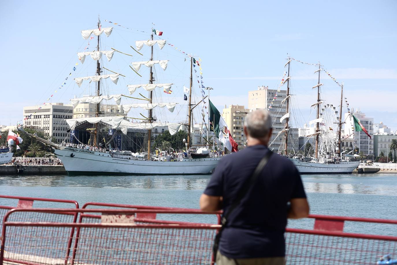 Fotos: La Gran Regata de Cádiz vive un sábado grande antes de la despedida a los veleros