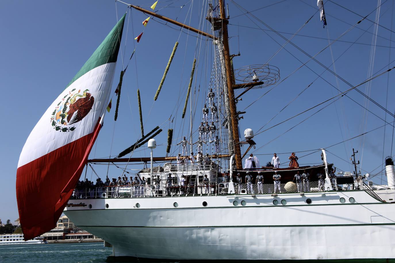 Las imágenes de la Parada Naval y despedida de la Gran Regata de Cádiz 2023