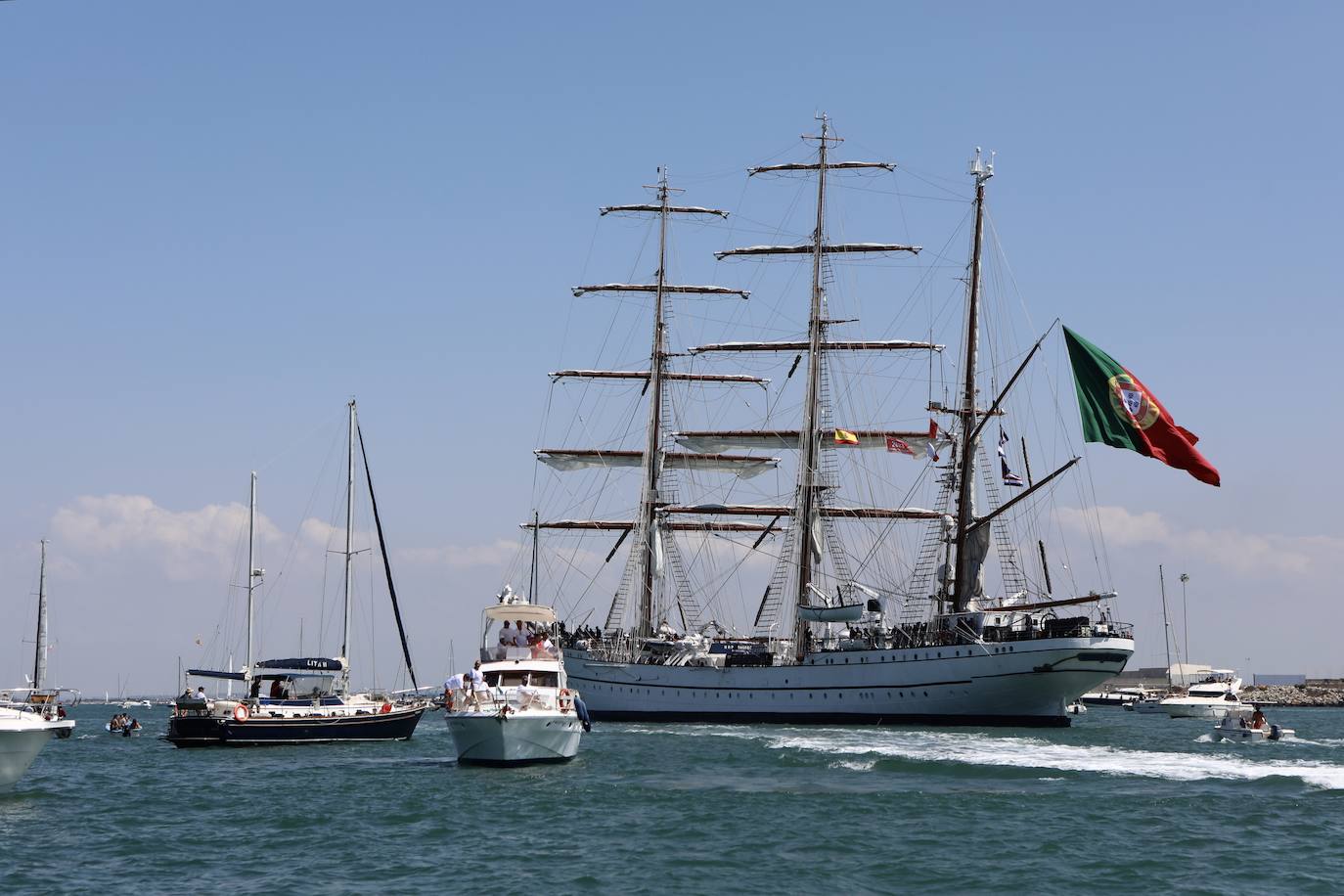 Las imágenes de la Parada Naval y despedida de la Gran Regata de Cádiz 2023