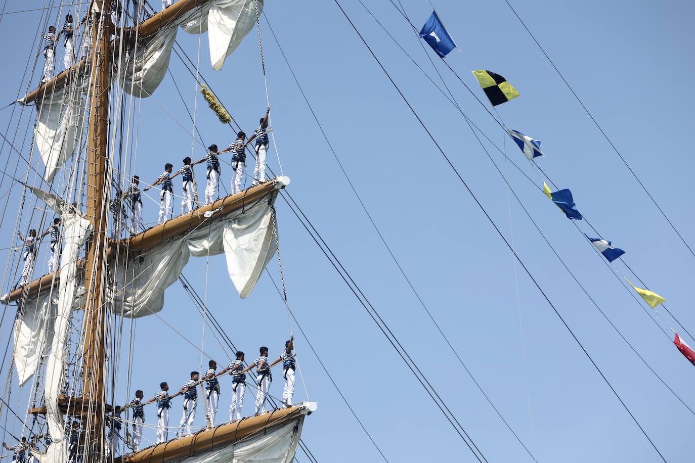 Las imágenes de la Parada Naval y despedida de la Gran Regata de Cádiz 2023