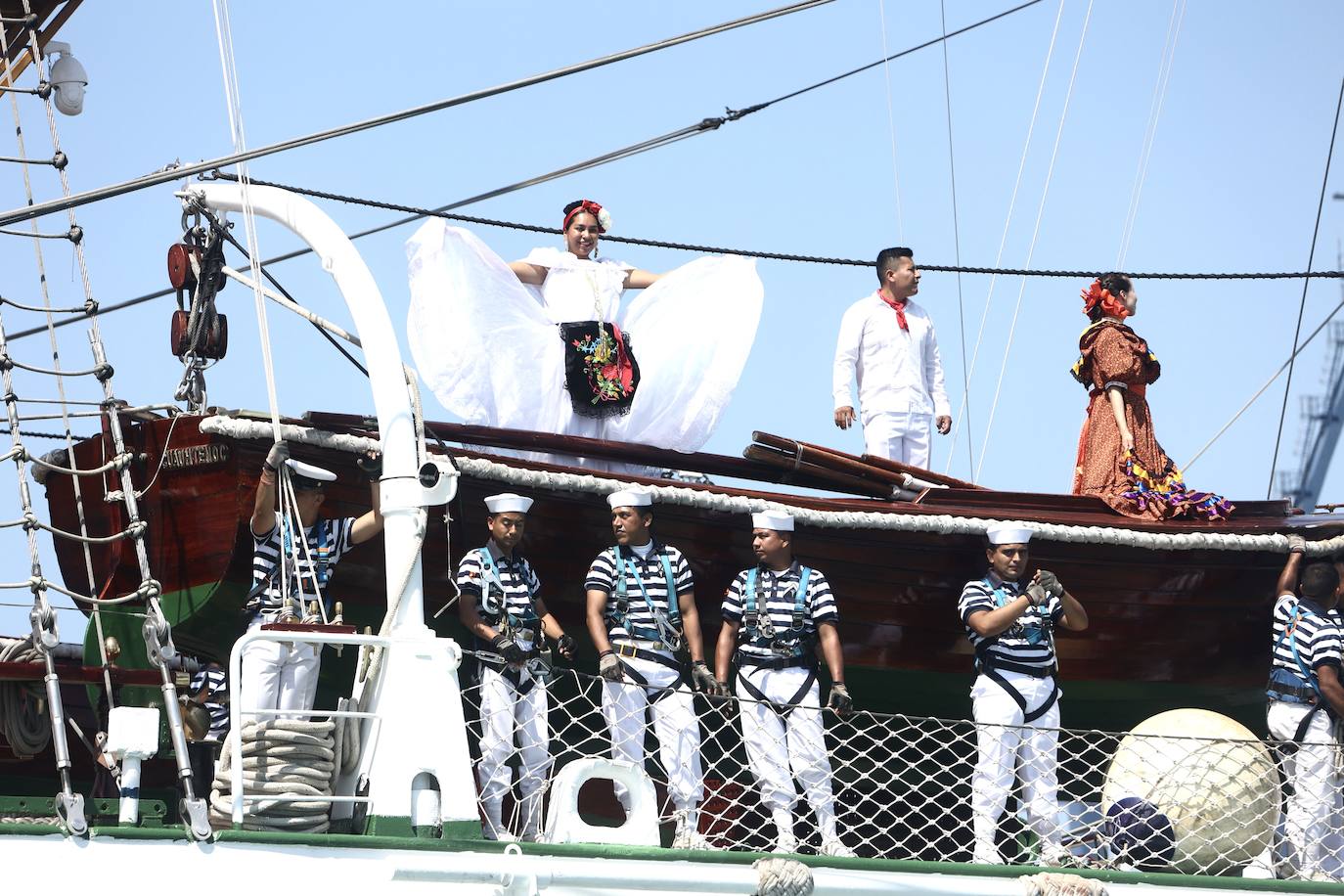 Las imágenes de la Parada Naval y despedida de la Gran Regata de Cádiz 2023