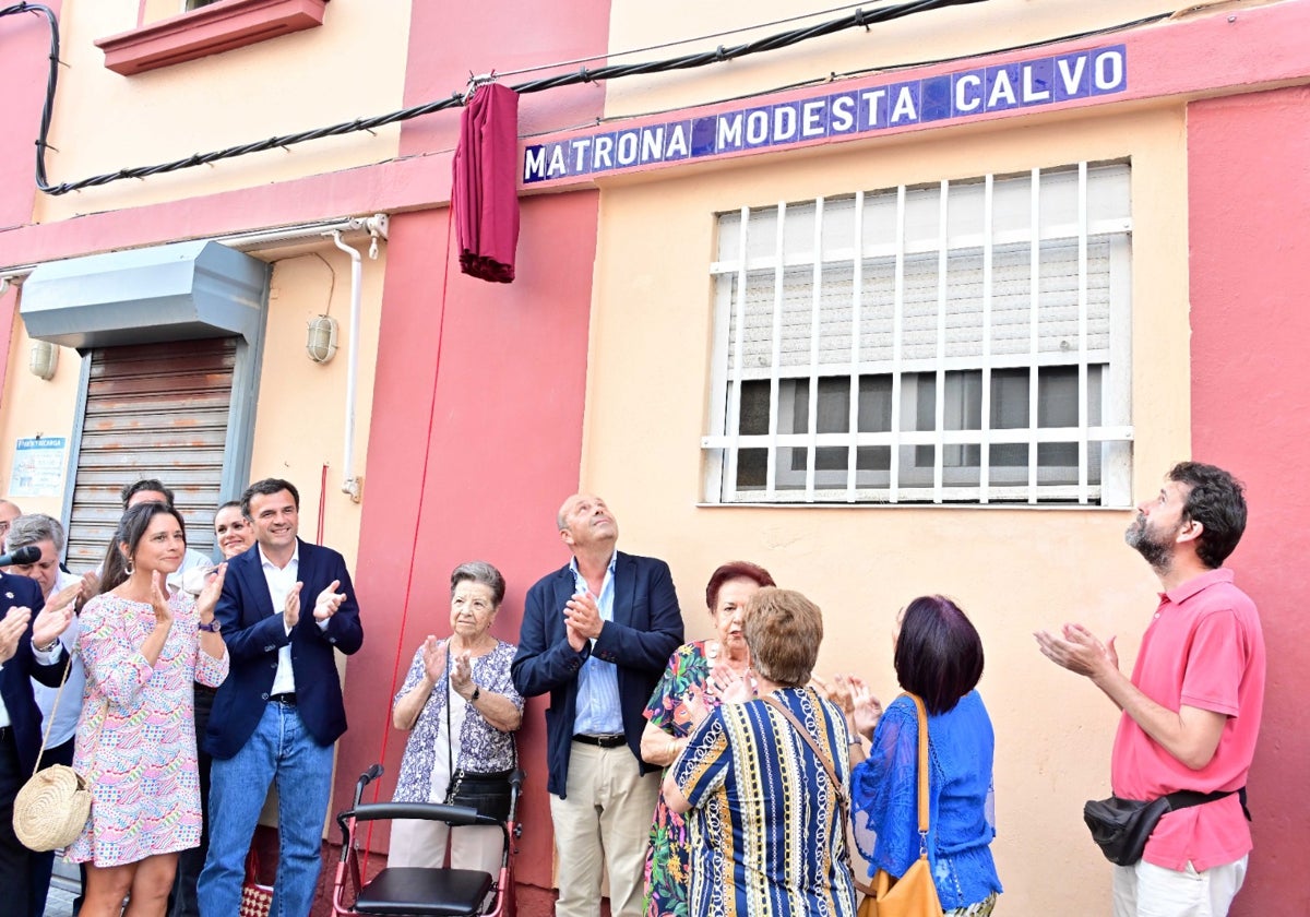 Calle Matrona Modesta Calvo recién estrenada.