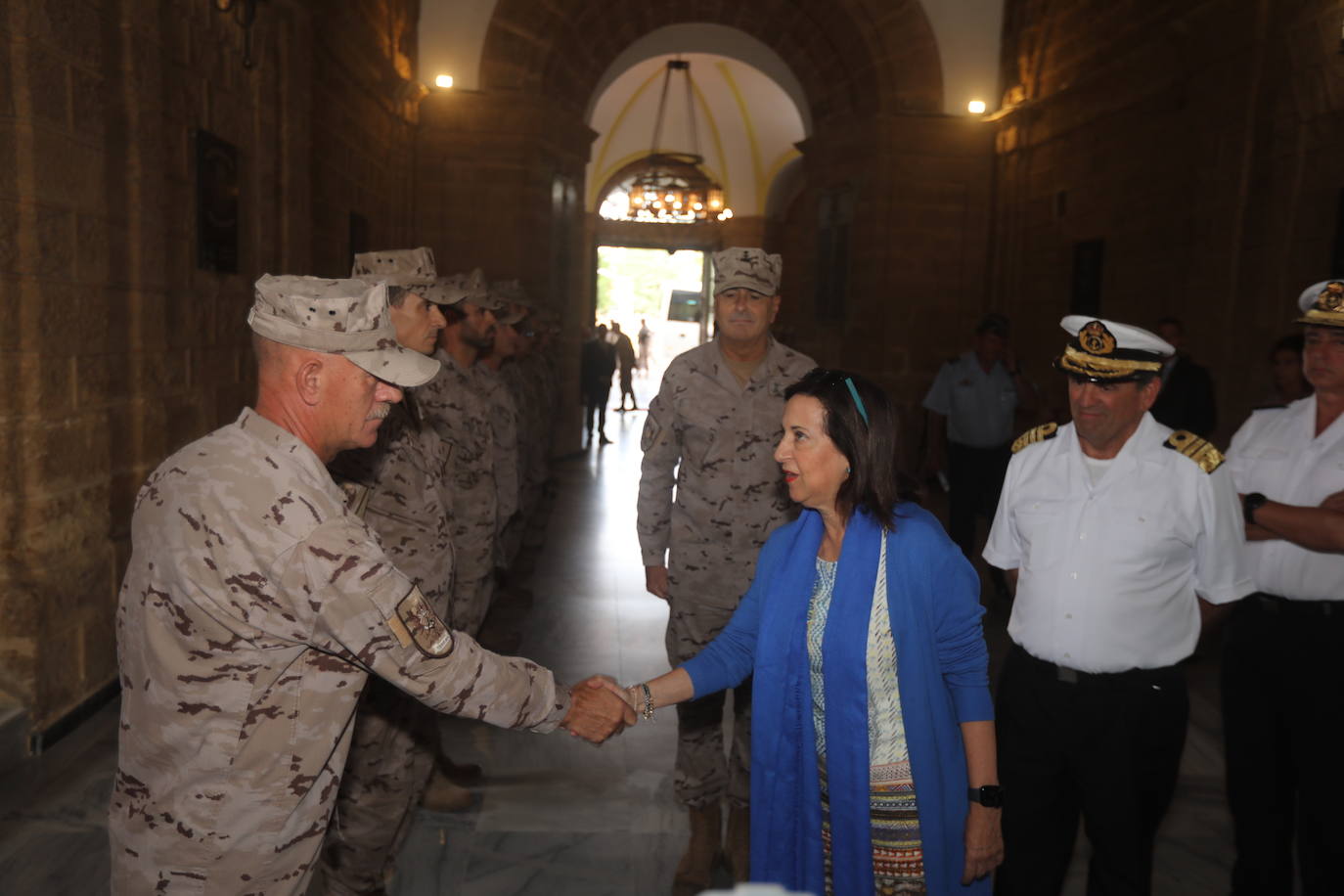 Fotos: Visita de Margarita Robles al Real Observatorio y al &#039;Tercio de la Armada&#039; de San Fernando