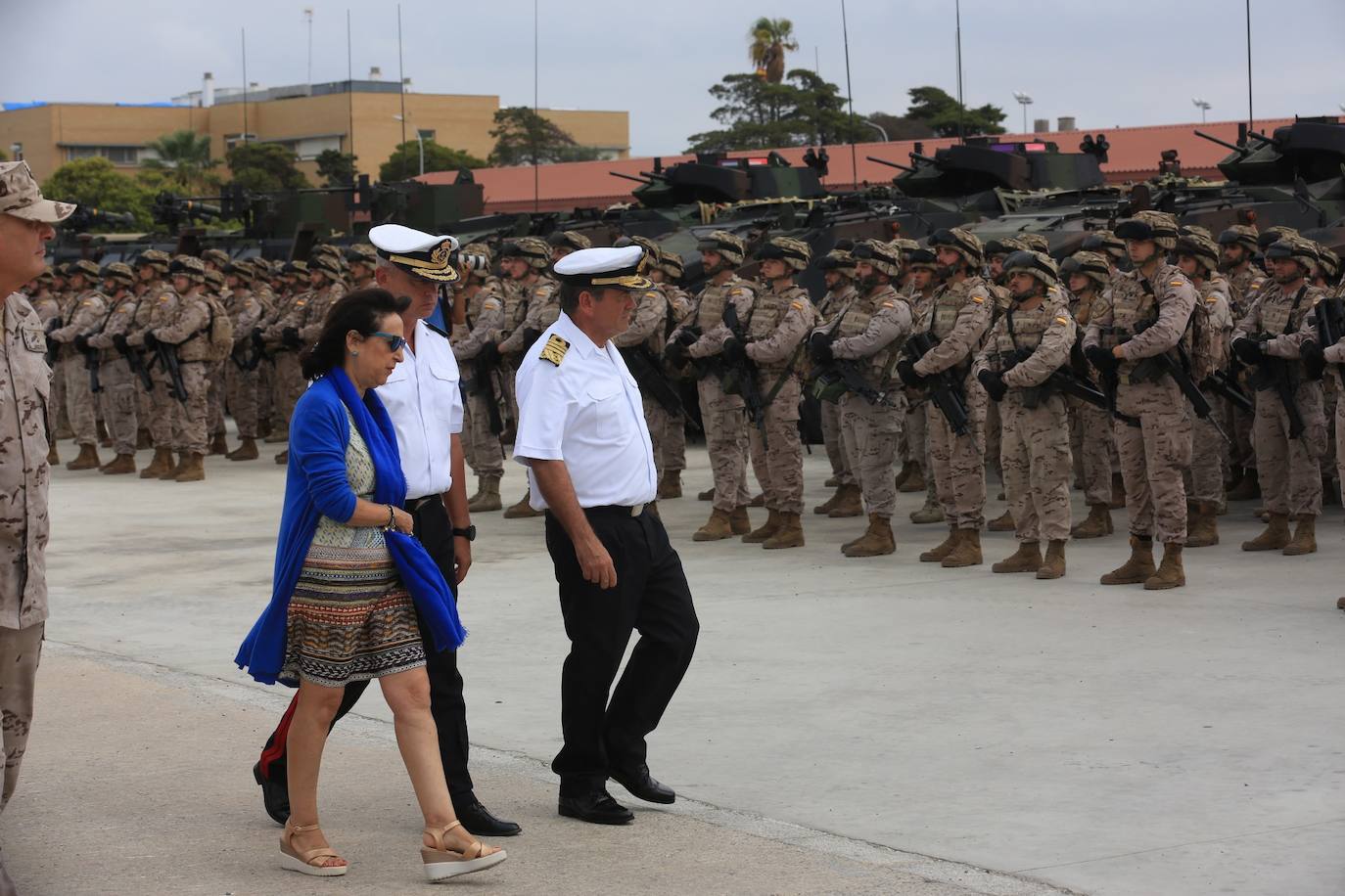 Fotos: Visita de Margarita Robles al Real Observatorio y al &#039;Tercio de la Armada&#039; de San Fernando