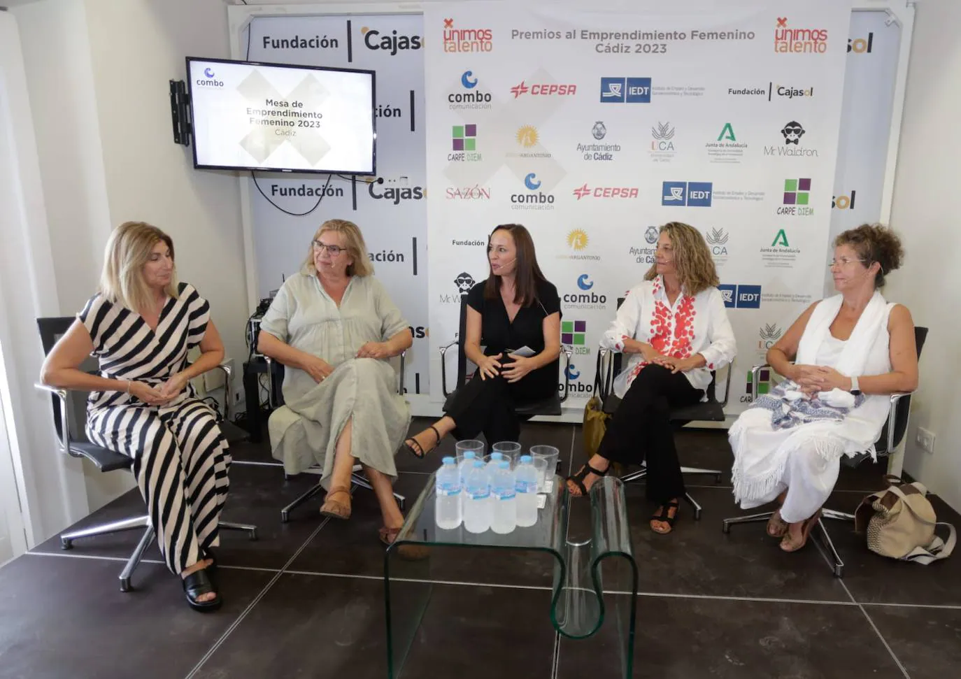 Fotos: Premios al emprendimiento femenino en Cajasol