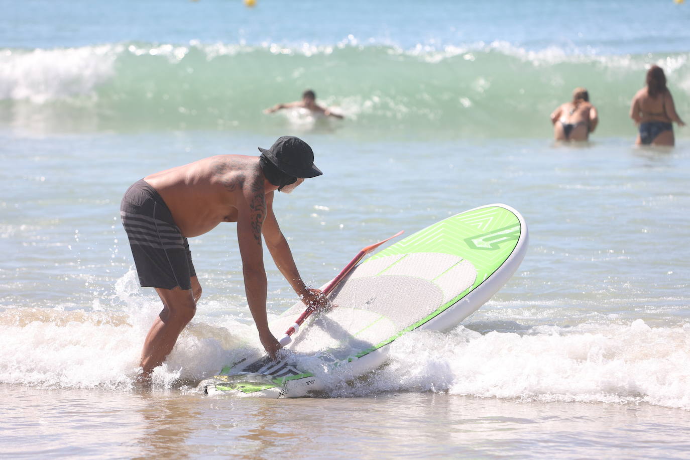 Fotos: Los gaditanos disfrutan del &#039;veroño&#039;... y con sus mascotas