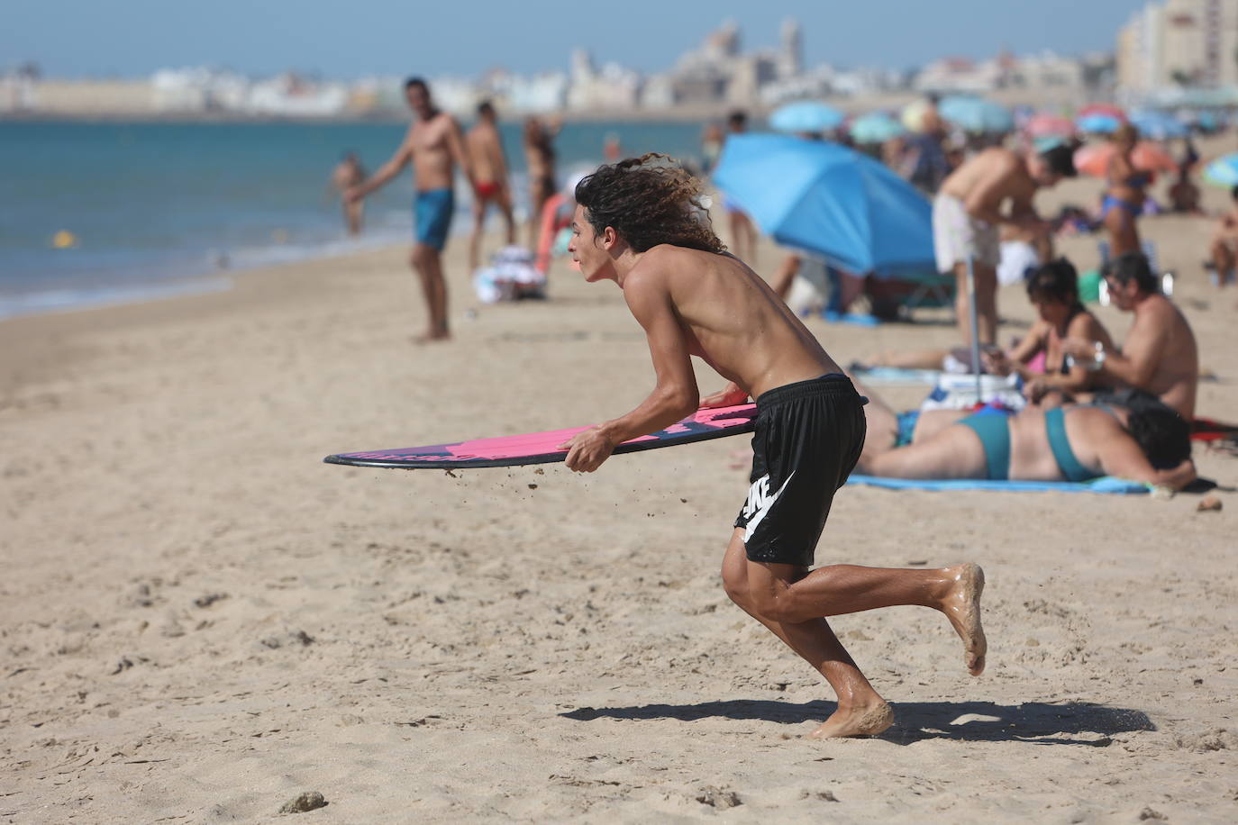 Fotos: Los gaditanos disfrutan del &#039;veroño&#039;... y con sus mascotas