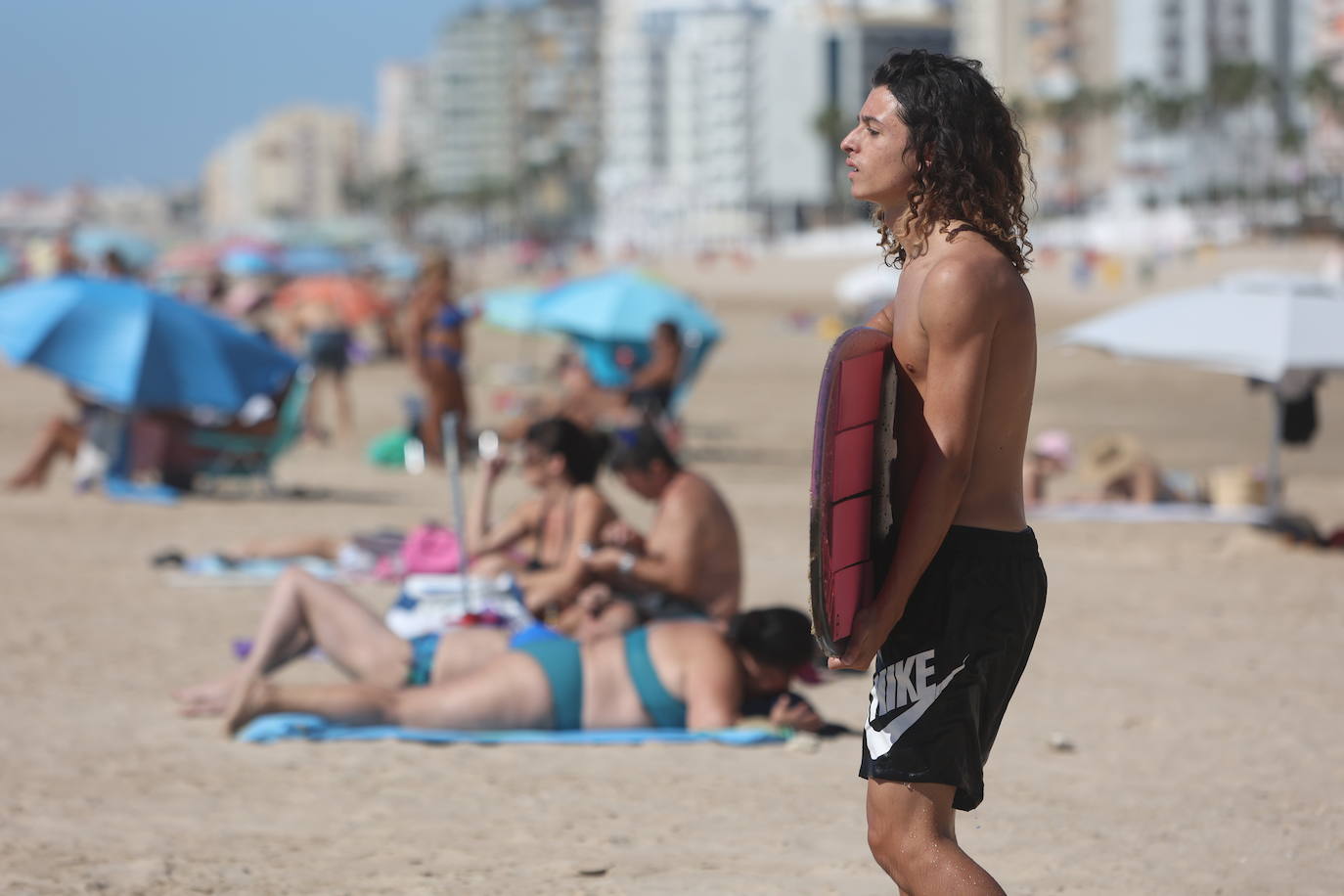 Fotos: Los gaditanos disfrutan del &#039;veroño&#039;... y con sus mascotas