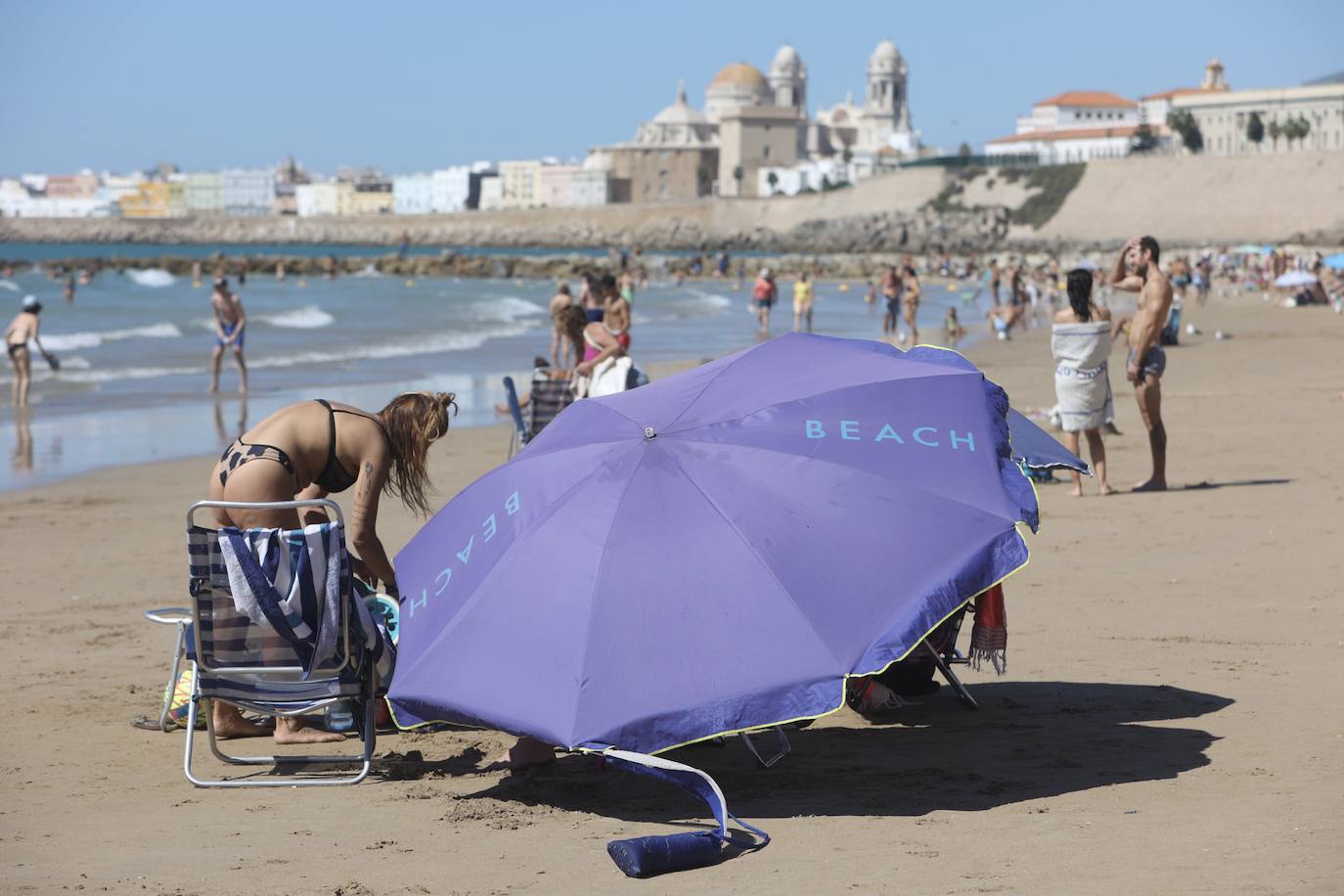 Fotos: Los gaditanos disfrutan del &#039;veroño&#039;... y con sus mascotas