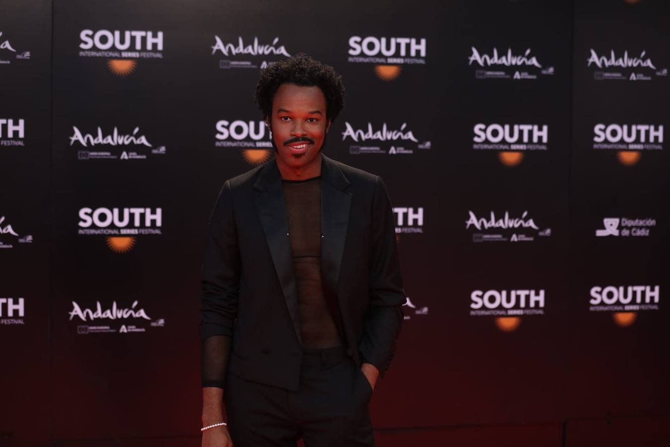 Fotos: La llegada de los invitados a la gala de inauguración (III)