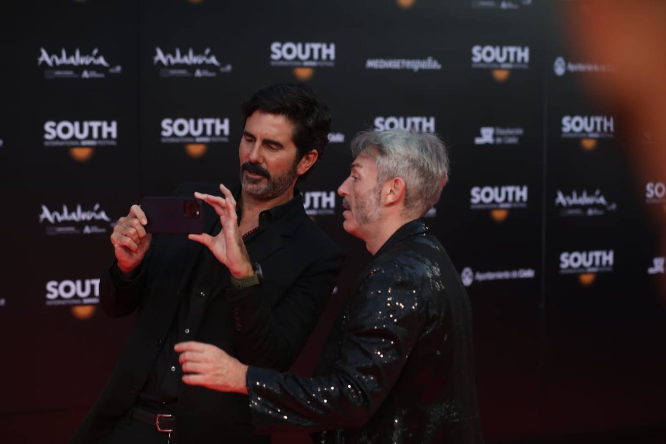 Fotos: La llegada de los invitados a la gala de inauguración (III)