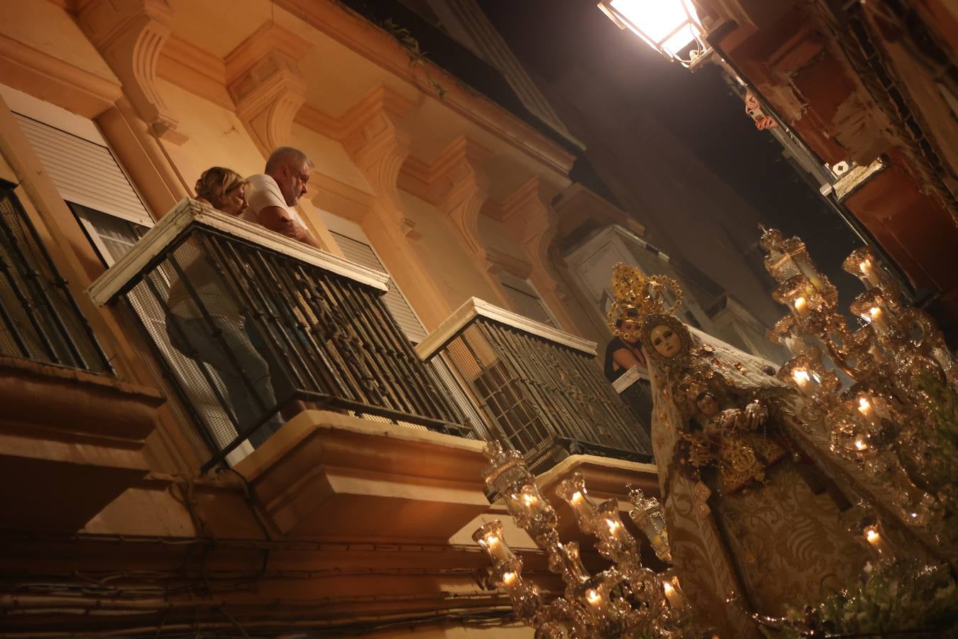 Fotos: La Virgen del Rosario, por las calles de Cádiz