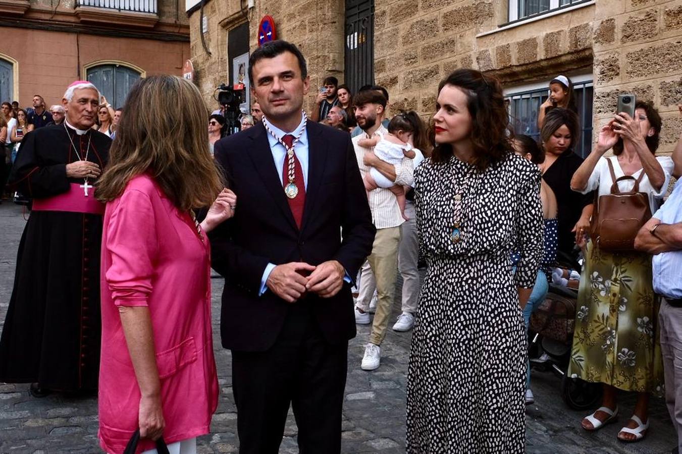 Fotos: La Virgen del Rosario, por las calles de Cádiz