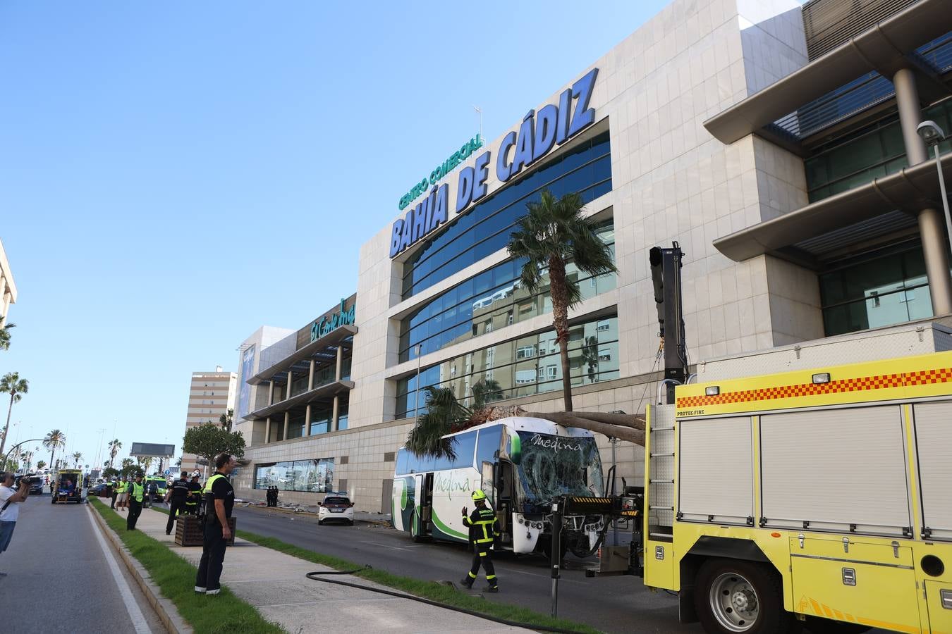 Fotos: Grave accidente de tráfico en Cádiz