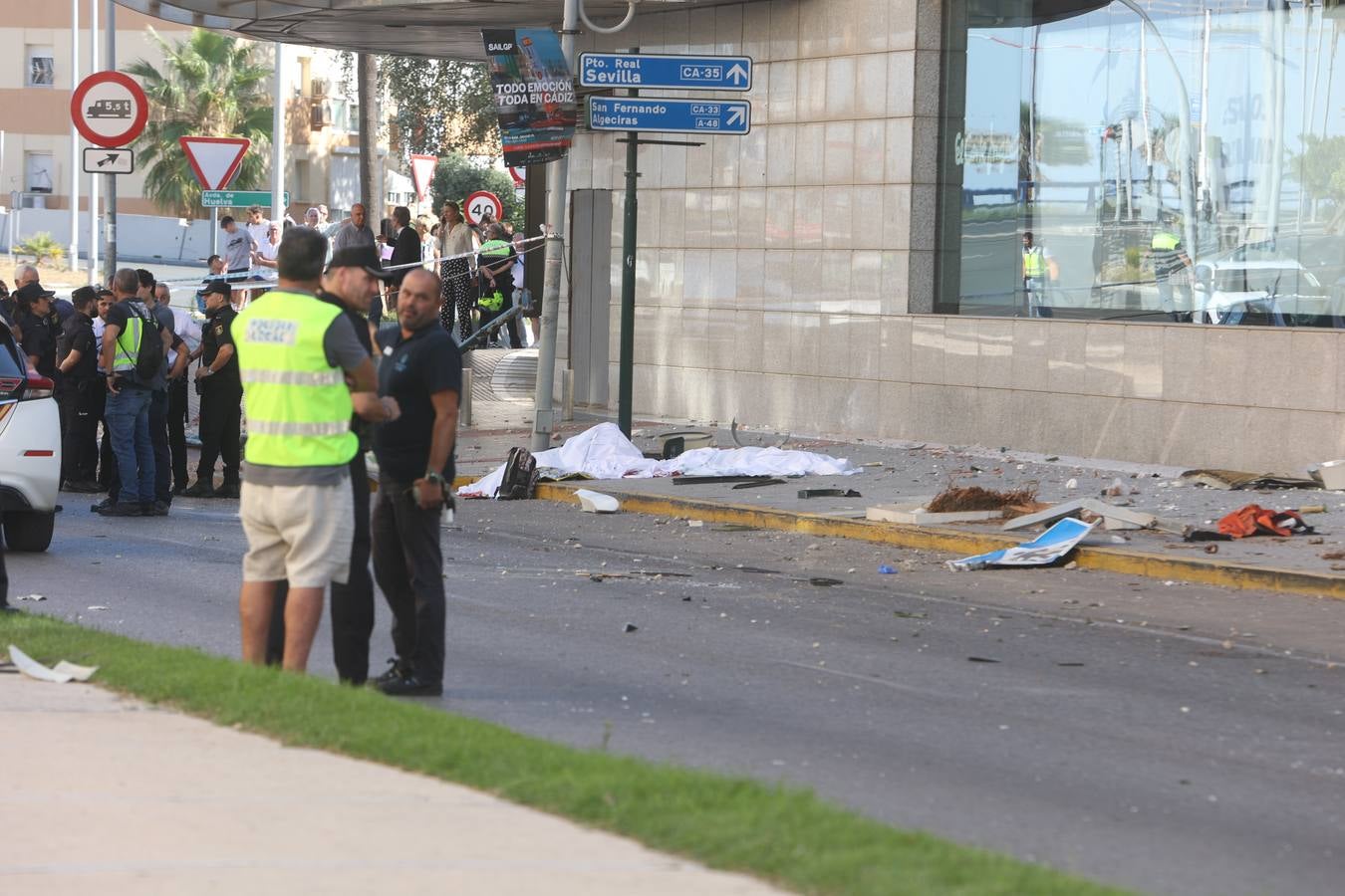 Fotos: Grave accidente de tráfico en Cádiz