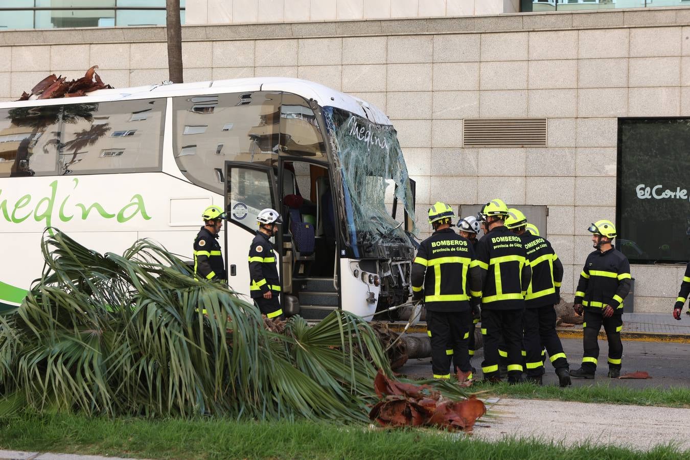 Fotos: Grave accidente de tráfico en Cádiz