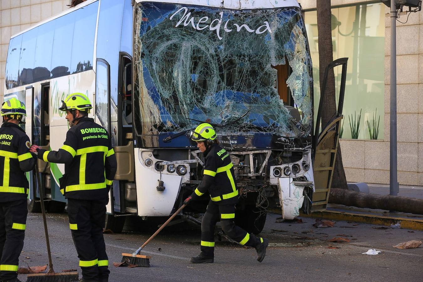 Fotos: Grave accidente de tráfico en Cádiz
