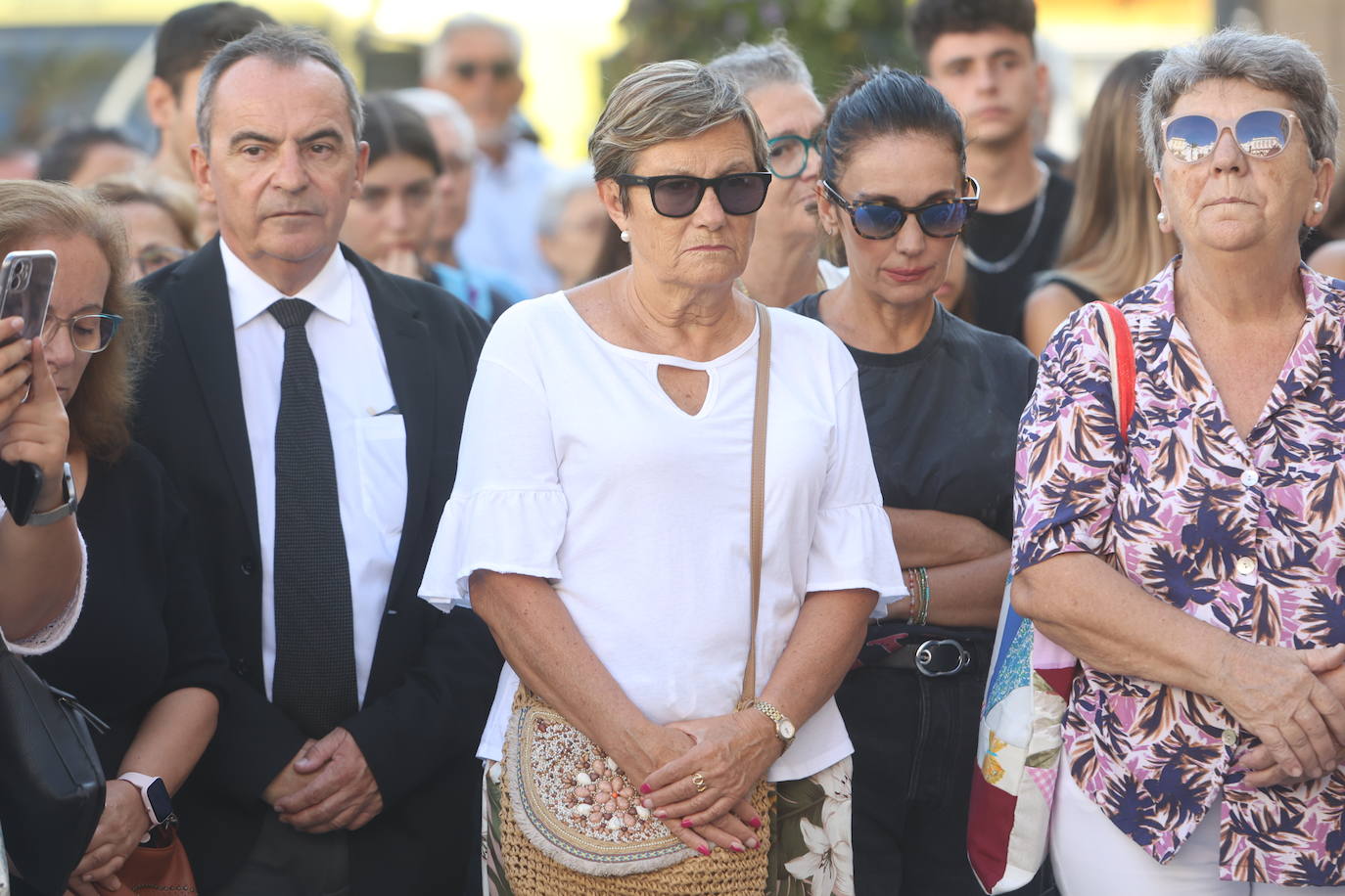Fotos: Cádiz guarda silencio por los fallecidos en el accidente