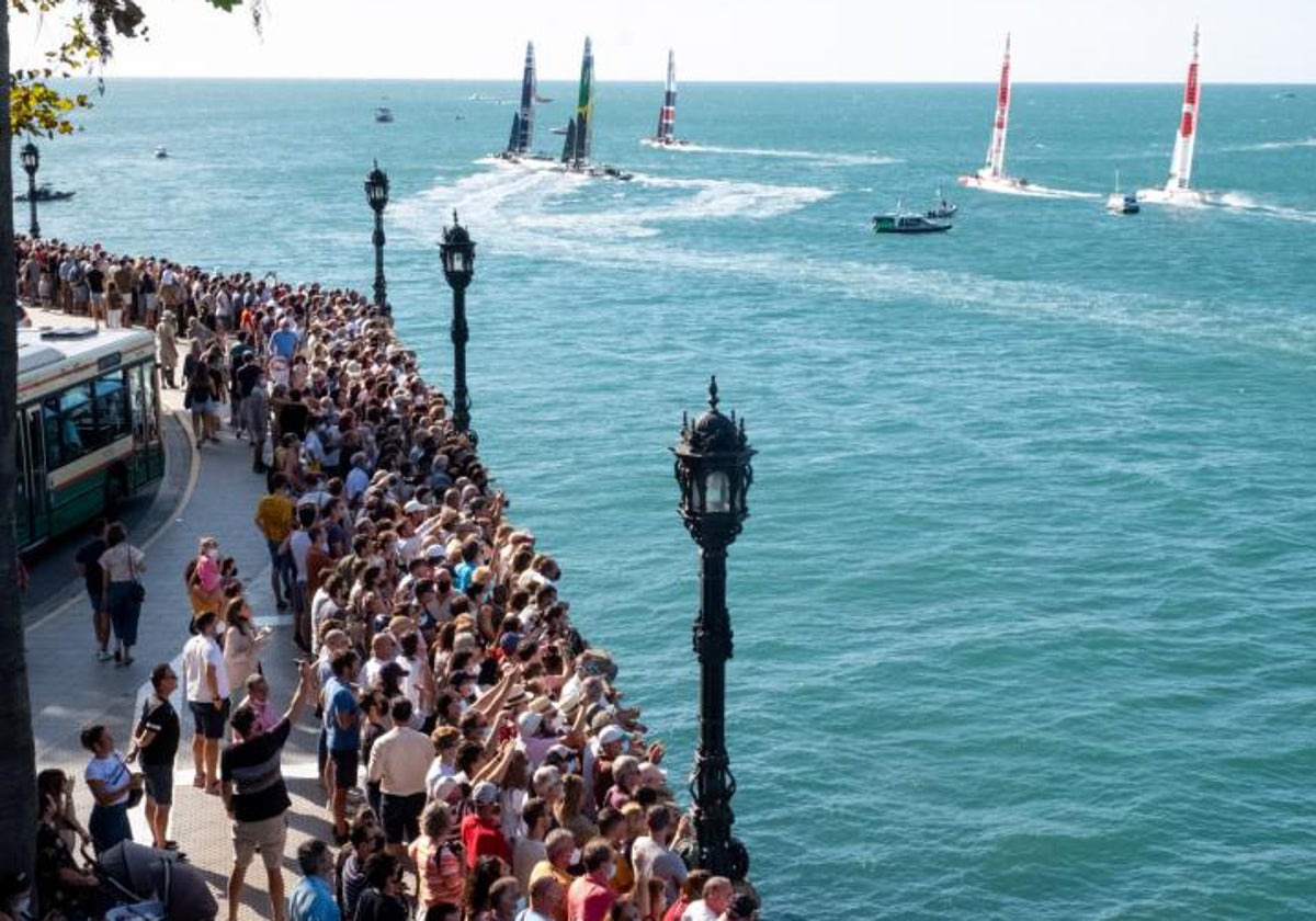 Miles de personas se congregarán en Cádiz capital en un puente festivo que coincidirá con la Sail GP.