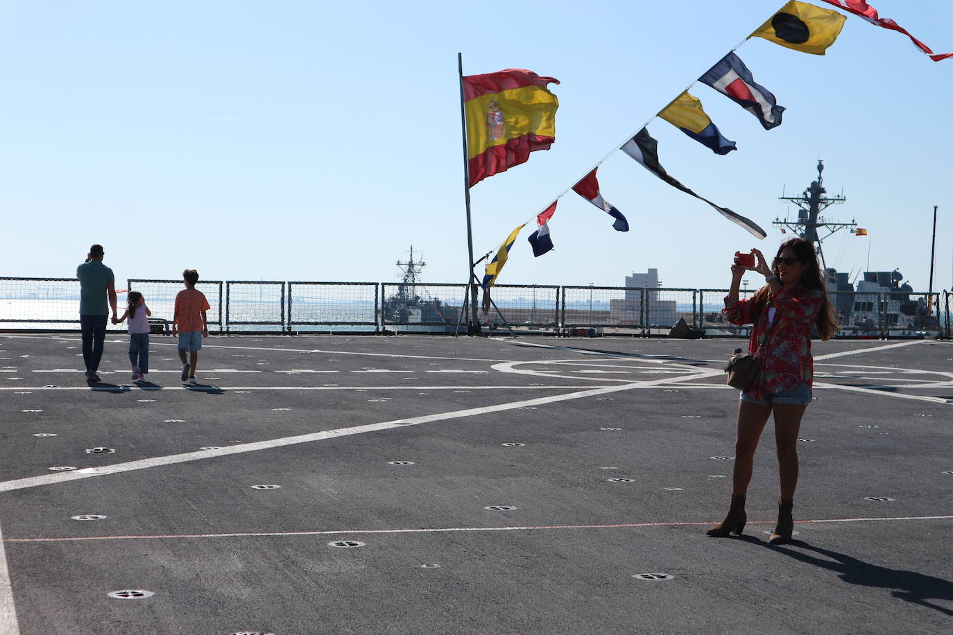 En imágenes: Más de 2.000 personas visitan la Base Naval de Rota con motivo del Día de la Fiesta Nacional