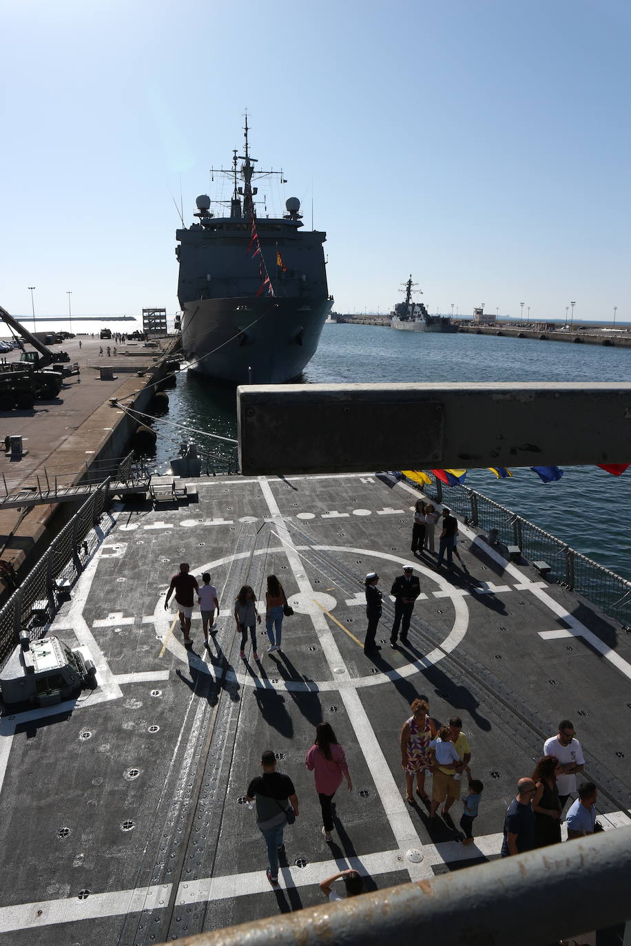 En imágenes: Más de 2.000 personas visitan la Base Naval de Rota con motivo del Día de la Fiesta Nacional