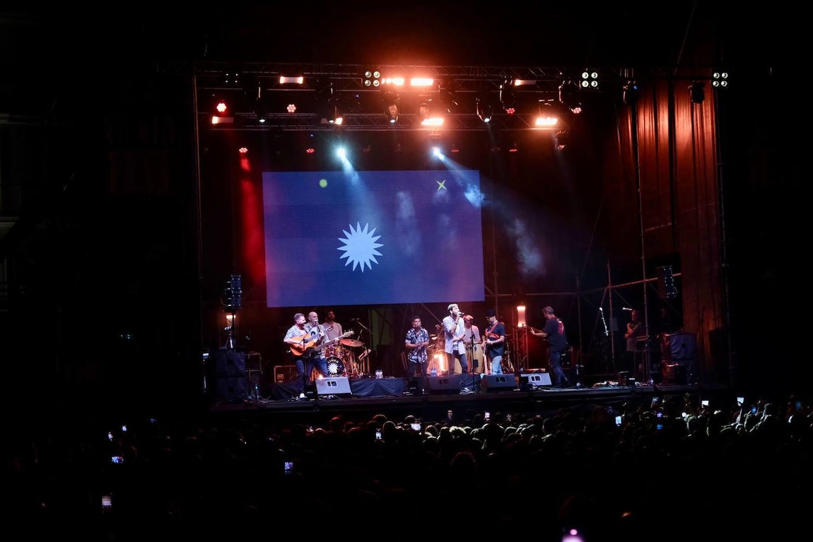 Fotos: Raúle inaugura el Viento Fest en la plaza de San Antonio