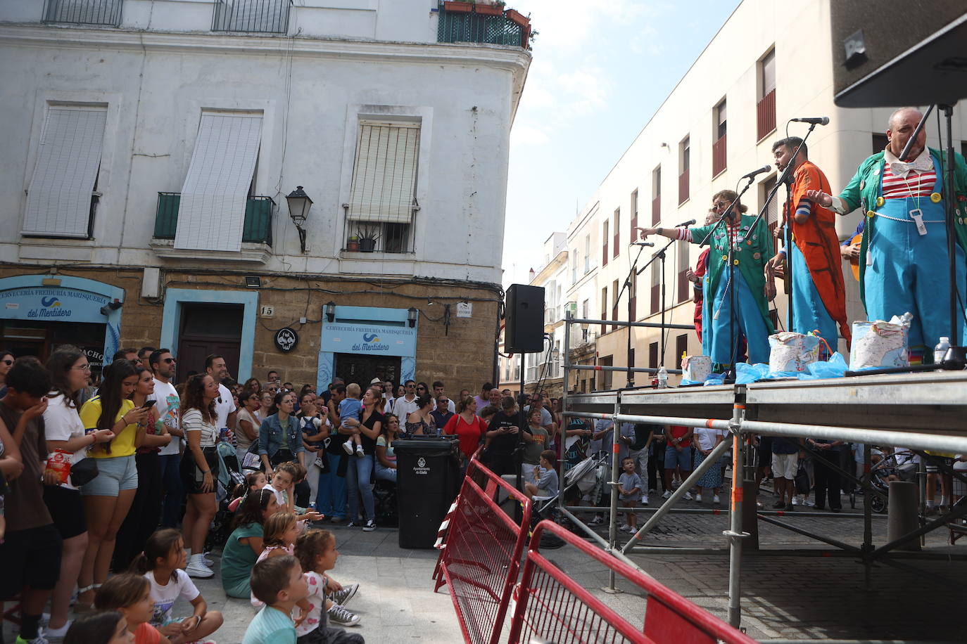 Fotos I: Sábado de SailGP por las calles de Cádiz