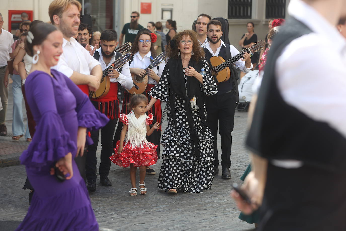 Fotos I: Sábado de SailGP por las calles de Cádiz