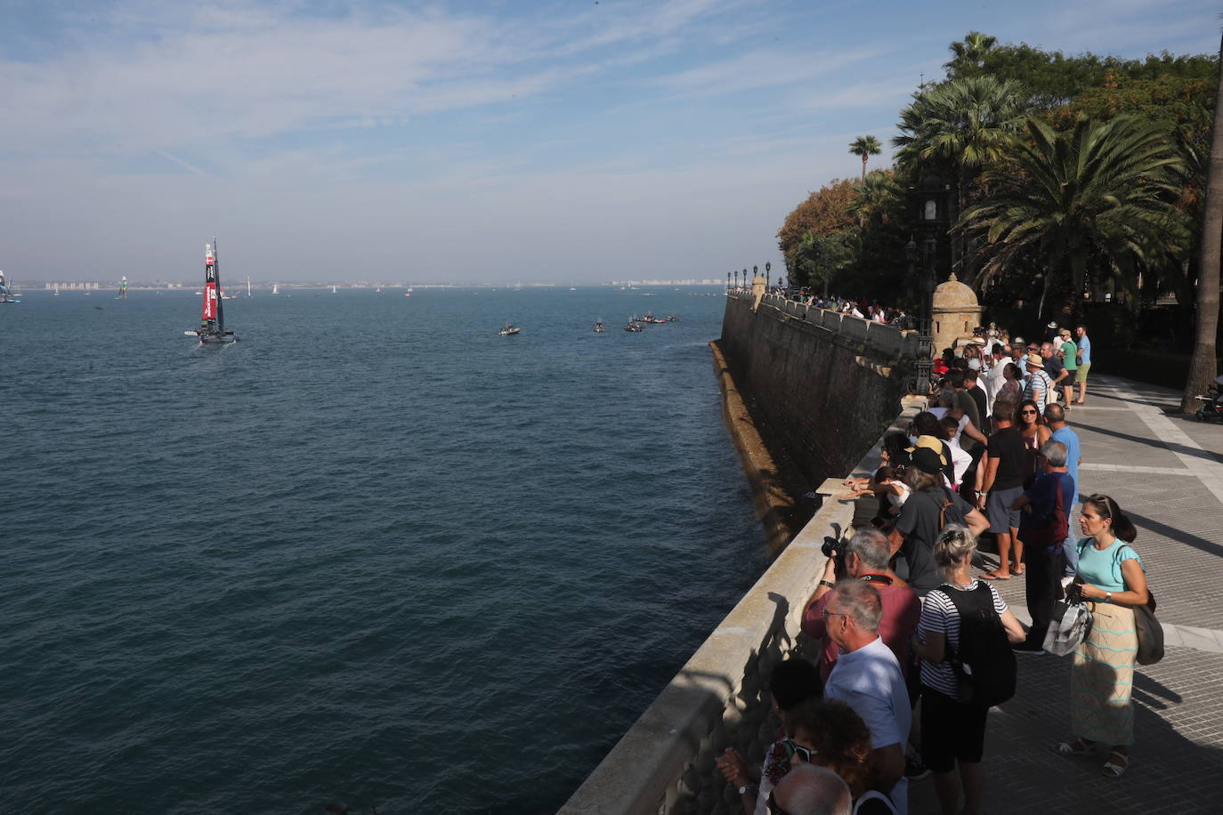 Fotos II: Sábado de SailGP por las calles de Cádiz