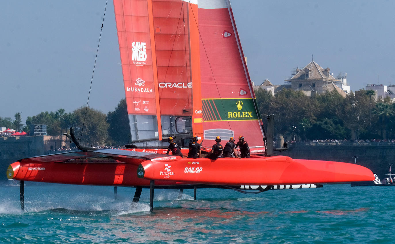 Fotos: Así ha sido la primera jornada de SailGP en Cádiz