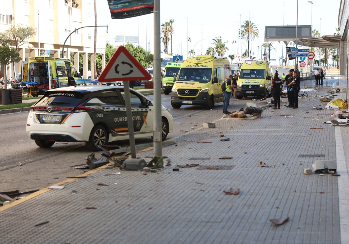 Lugar del accidente del autobús en Cádiz.