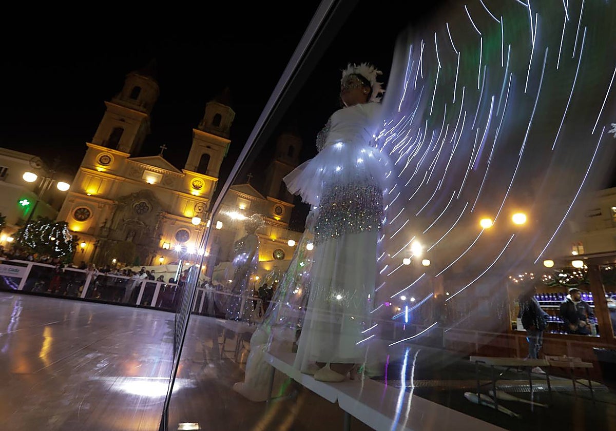 Luces de Navidad en la plaza de San Antonio de Cádiz el año pasado