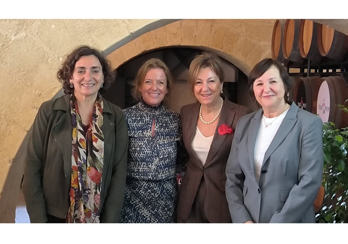 De izquierda a derecha, Carmen Romero, Begoña Romero, Paz Hurtado y María Lladró.