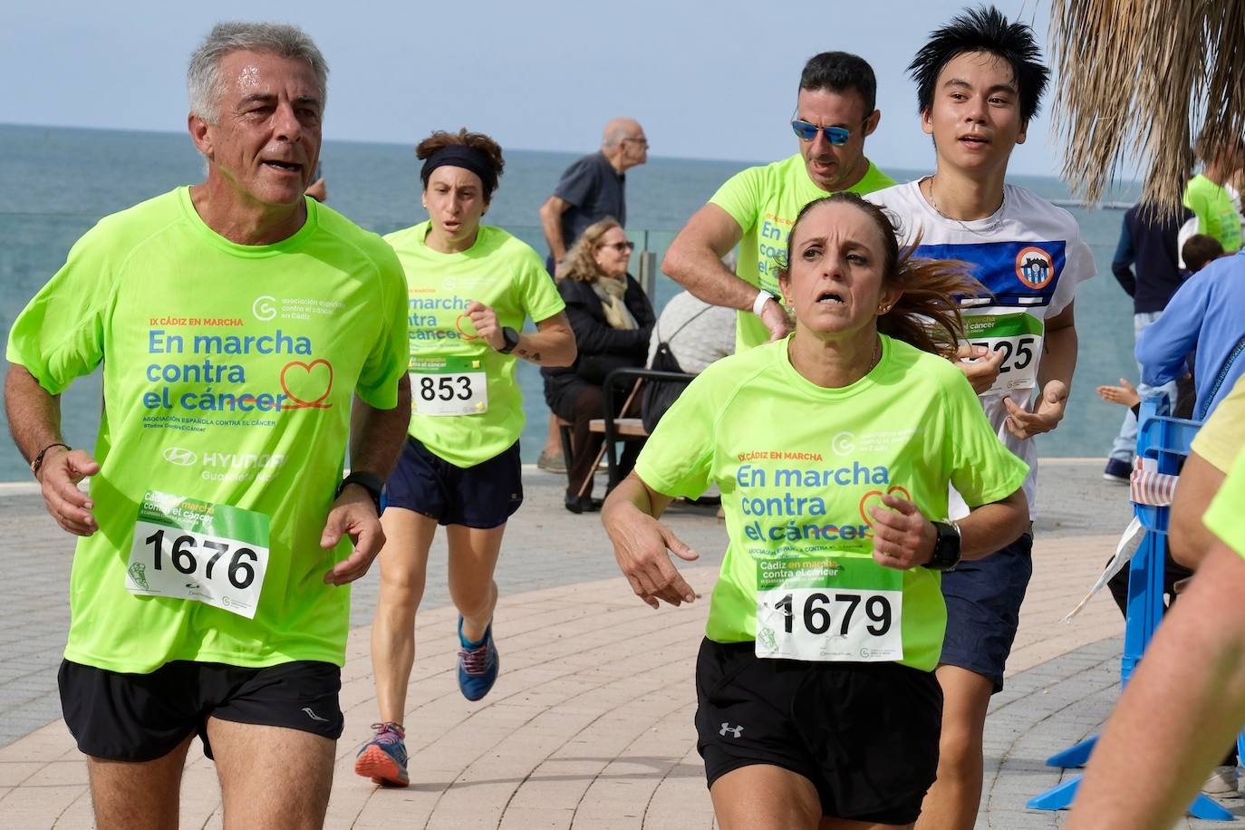 FOTOS: Carrera contra el Cáncer en Cádiz