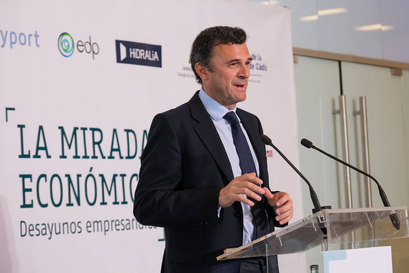 Fotos: Bruno García, alcalde de Cádiz, en la Mirada Económica de ABC y La Voz