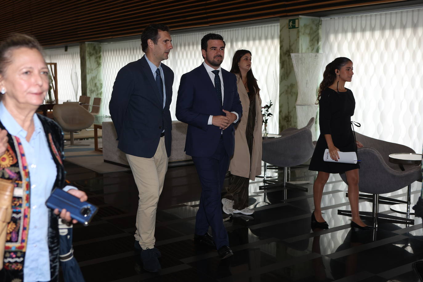 Fotos: Ambiente en la Mirada Económica de ABC y La Voz con Bruno García (I)