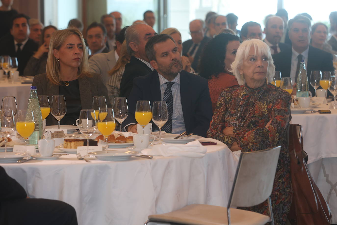 Fotos: Ambiente en la Mirada Económica de ABC y La Voz con Bruno García (II)