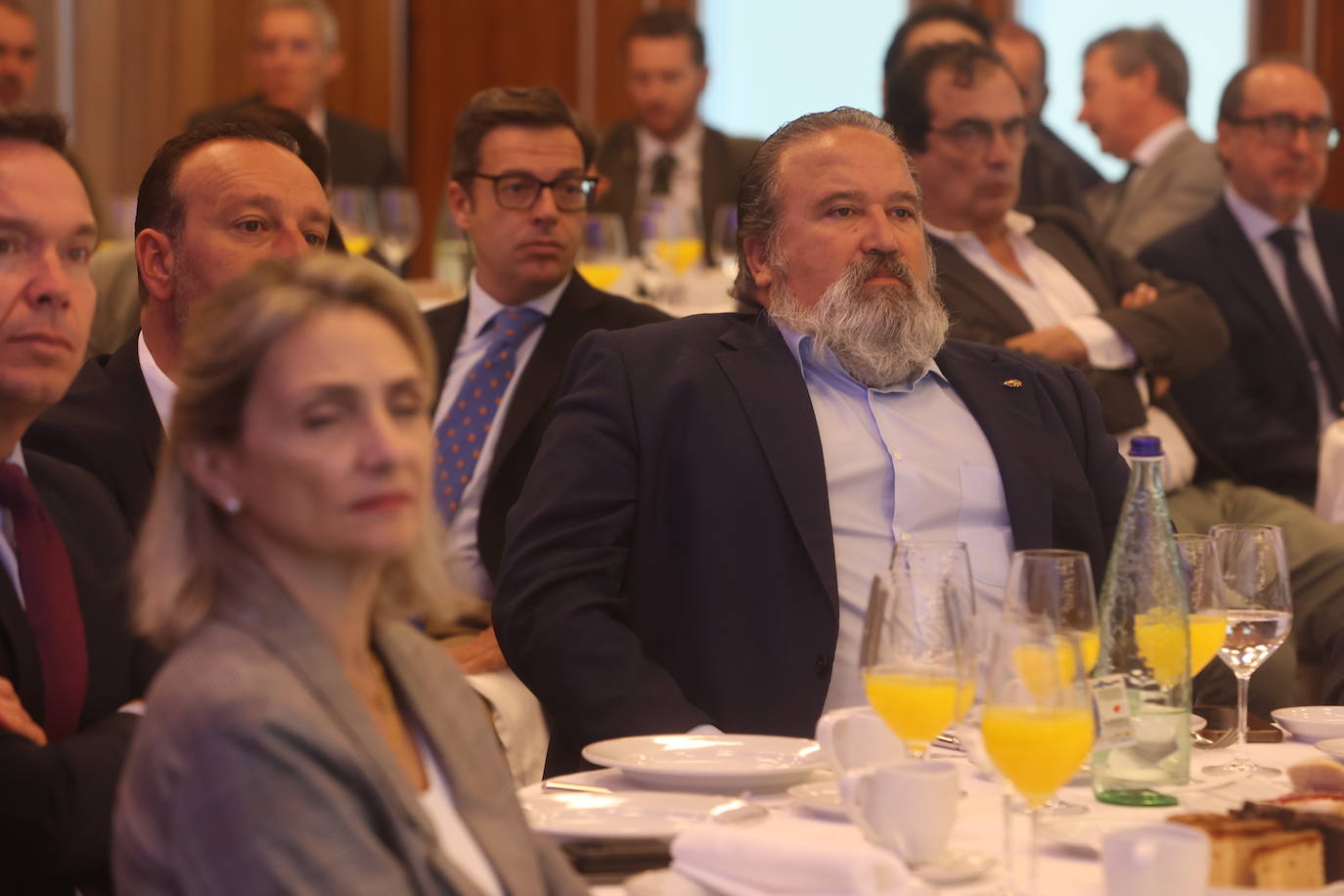 Fotos: Ambiente en la Mirada Económica de ABC y La Voz con Bruno García (II)