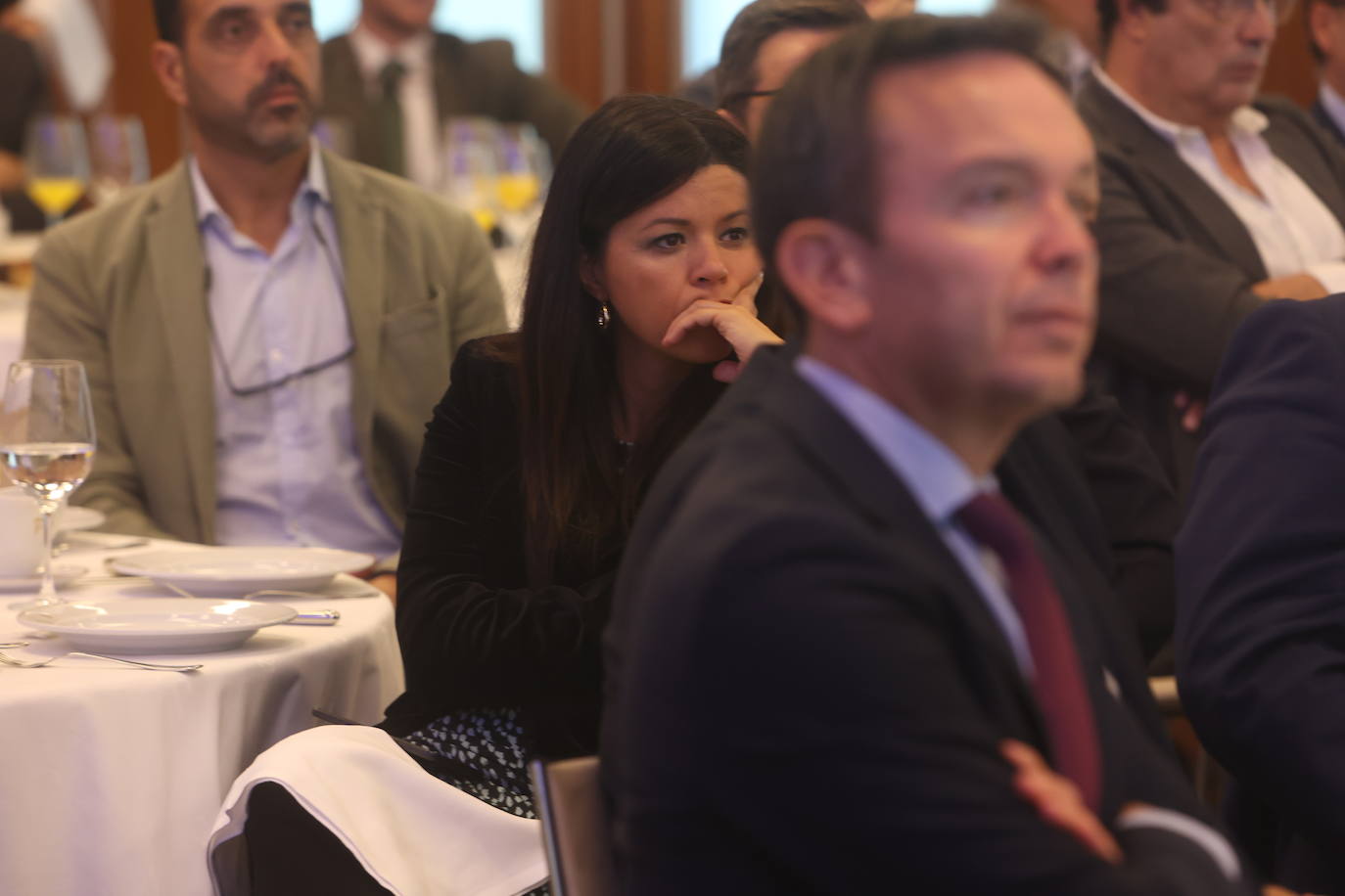 Fotos: Ambiente en la Mirada Económica de ABC y La Voz con Bruno García (II)