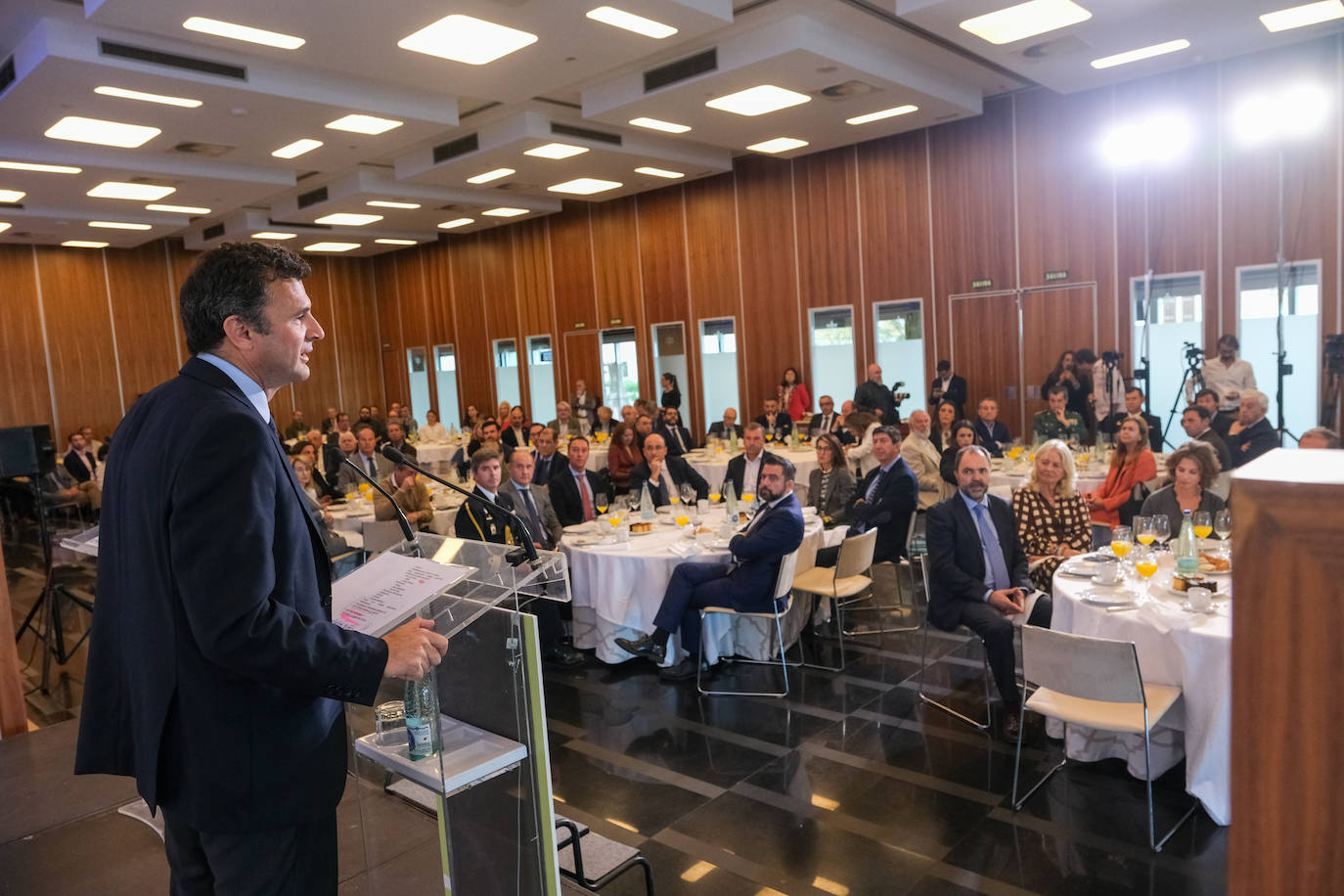 Fotos: Bruno García, alcalde de Cádiz, en la Mirada Económica de ABC y La Voz