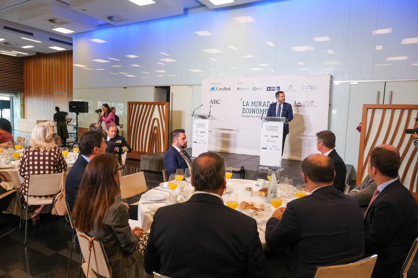 Fotos: Bruno García, alcalde de Cádiz, en la Mirada Económica de ABC y La Voz