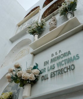 Imagen secundaria 2 - En el cementerio de Barbate hay enterrados medio centenar de personas que murieron en naufragios de pateras.