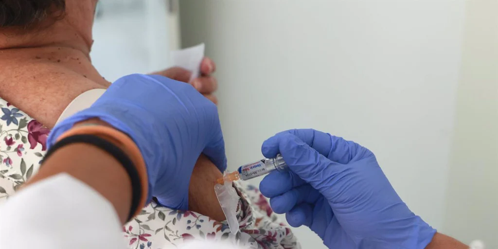 Influenza and COVID-19 vaccination point at the Algeciras market