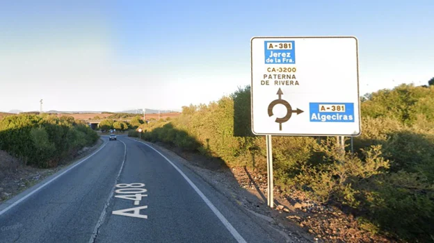 La conocida como carretera de Puerto Real antes de llegar la rotonda que da acceso a la Venta Andrés