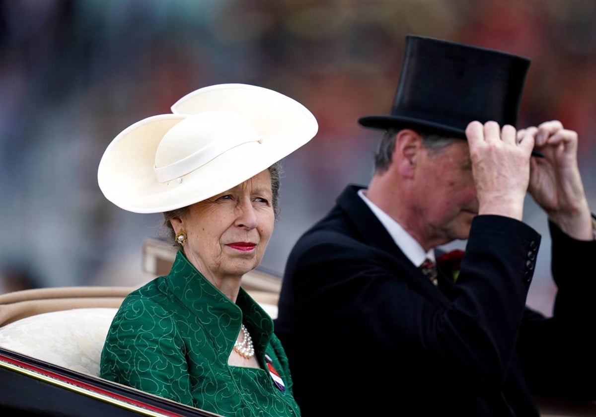 La princesa Ana de Inglaterra visita Gibraltar para asistir a un festival literario