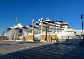 Cuatro cruceros hacen escala en el puerto de la Bahía de Cádiz